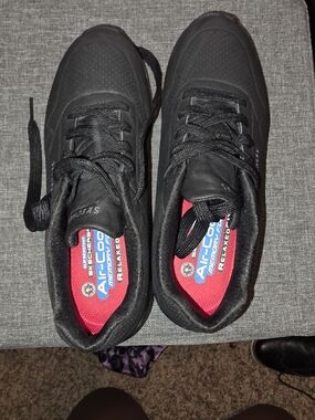 Skechers Men’s Black Air-Cooled Memory Foam Relaxed Fit Sneakers